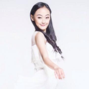 成亦荧